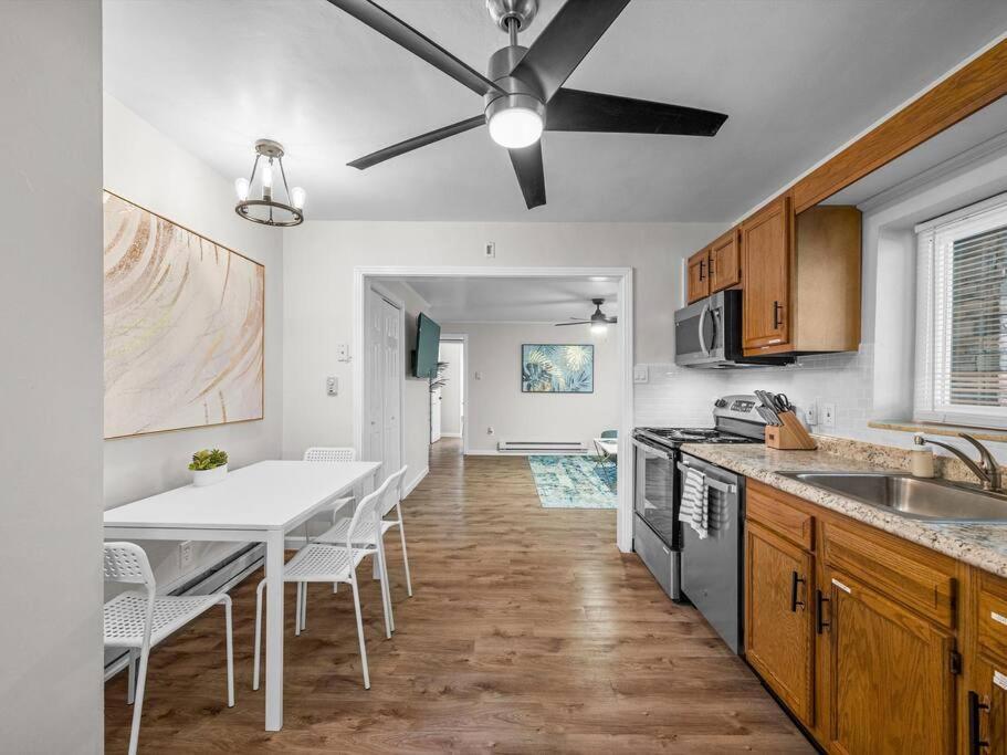 Bloomfield, Pittsburgh Large And Accessible 3 Bedroom Apr With Free Parking Bagian luar foto