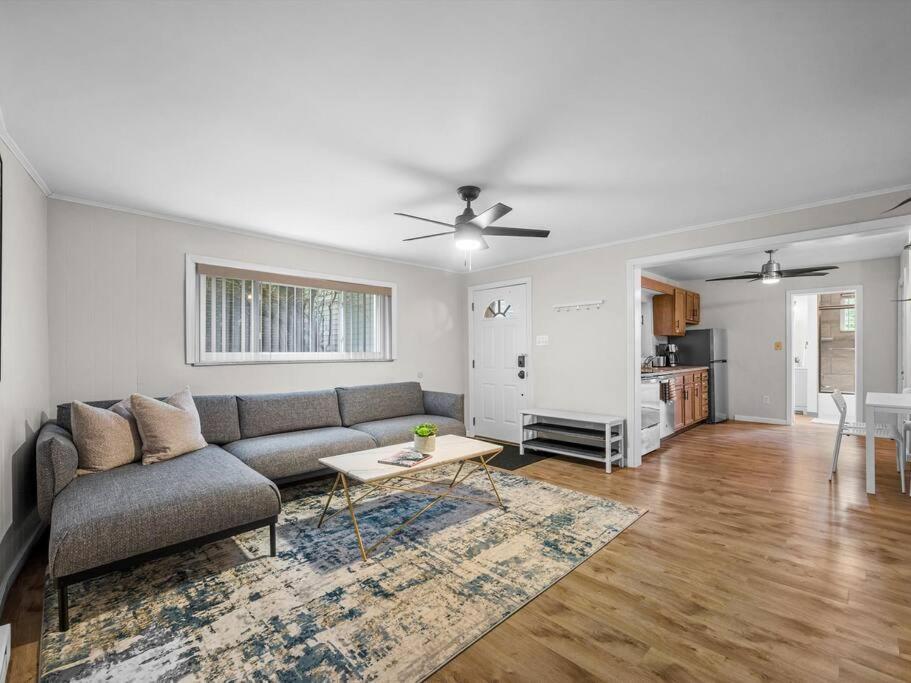 Bloomfield, Pittsburgh Large And Accessible 3 Bedroom Apr With Free Parking Bagian luar foto